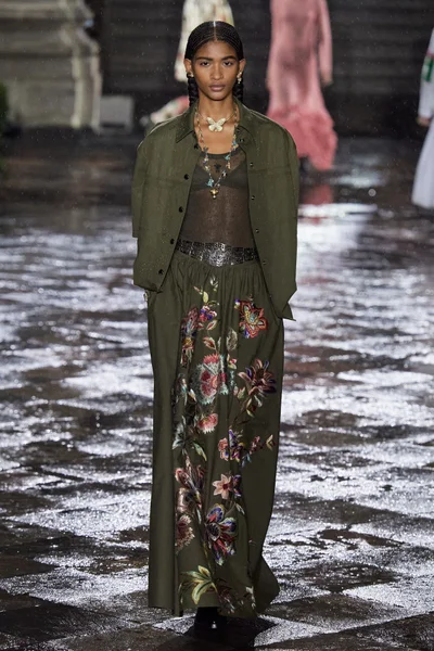 Look 73